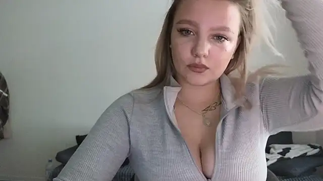 Snapshot of bettyloveu chatting on July 13, 2026, 11:13 am bettyloveu online show from July 13, 2026, 11:13 am