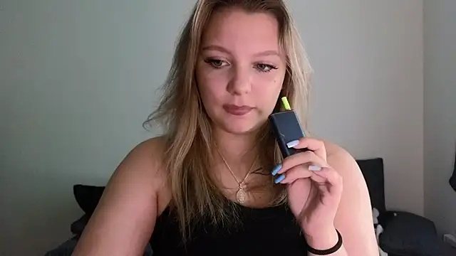 Snapshot of bettyloveu chatting on July 14, 2026, 4:06 am bettyloveu online show from July 14, 2026, 4:06 am