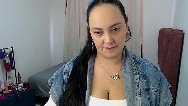 Veroniicabbw  online show from July 11, 2026, 2:31 pm