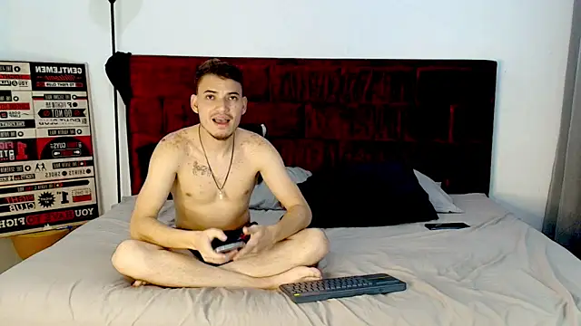 Snapshot of The_Penthouse_boys chatting on May 13, 2026, 2:31 am The Penthouse boys online show from May 13, 2026, 2:31 am