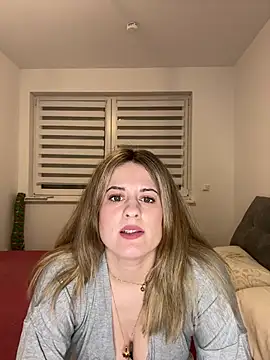 Mina Foxx online show from March 15, 2026, 7:20 pm