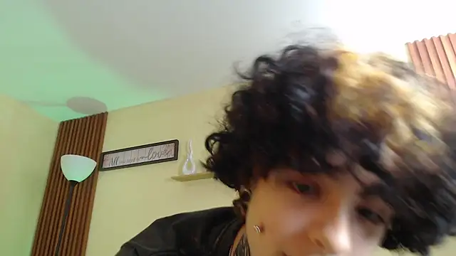 JuneBlake  online show from March 18, 2026, 2:42 pm