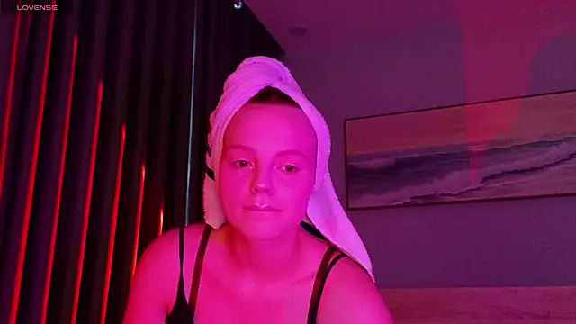 mollybossy online show from May 1, 2026, 12:37 am
