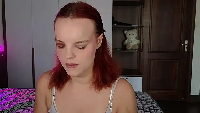 mollybossy online show from June 26, 2026, 12:48 am