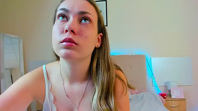 Snapshot of MelanieCuty chatting on July 20, 2026, 5:33 am MelanieCuty online show from July 20, 2026, 5:33 am