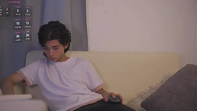 angel yuhogg online show from March 14, 2026, 5:13 am