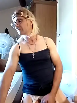 stephie83 online show from July 30, 2026, 2:16 pm