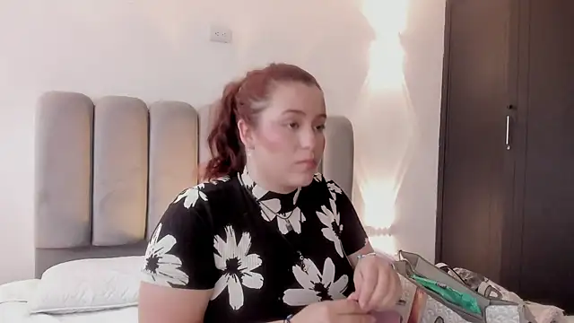 Snapshot of JeanneWilliams chatting on May 27, 2026, 12:46 pm JeanneWilliams online show from May 27, 2026, 12:46 pm