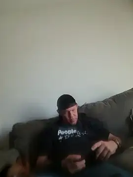 Snapshot of yourMasterisBored chatting on May 11, 2026, 4:04 pm yourMasterisBored online show from May 11, 2026, 4:04 pm