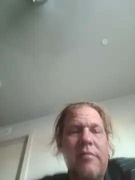 Snapshot of yourMasterisBored chatting on May 15, 2026, 12:39 am yourMasterisBored online show from May 15, 2026, 12:39 am