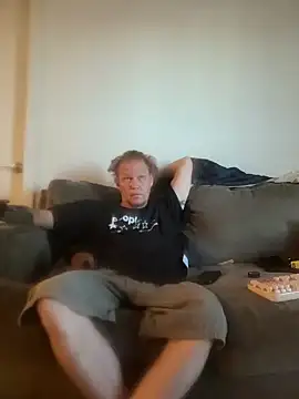 Snapshot of yourMasterisBored chatting on May 19, 2026, 1:22 am yourMasterisBored online show from May 19, 2026, 1:22 am
