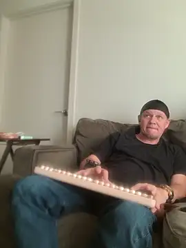 Snapshot of yourMasterisBored chatting on May 20, 2026, 2:12 pm yourMasterisBored online show from May 20, 2026, 2:12 pm