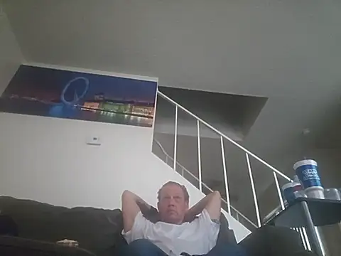 Snapshot of yourMasterisBored chatting on July 27, 2026, 2:18 am yourMasterisBored online show from July 27, 2026, 2:18 am