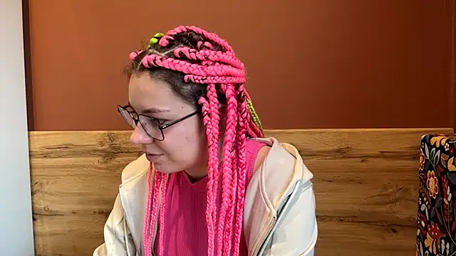 KlairRoms online show from March 17, 2026, 4:06 am