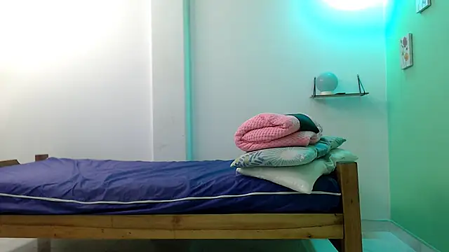 katywild20 online show from March 16, 2026, 1:37 pm