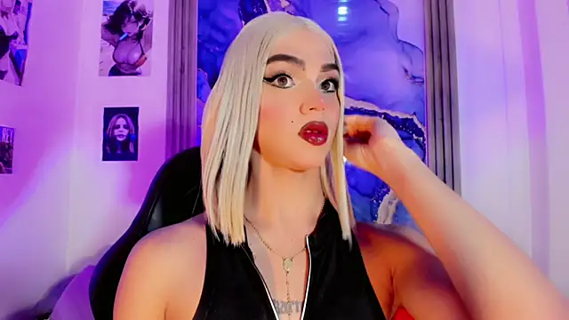 Snapshot of blonde_queen- chatting on April 8, 2026, 2:55 am blonde queen- online show from April 8, 2026, 2:55 am