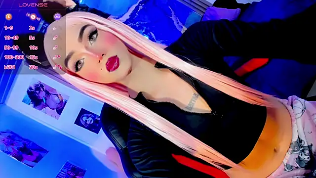 Snapshot of blonde_queen- chatting on June 3, 2026, 7:30 pm blonde queen- online show from June 3, 2026, 7:30 pm