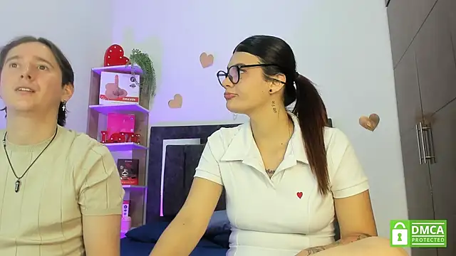 Snapshot of Mariana_and_Ronny chatting on July 24, 2026, 9:24 pm Mariana and Ronny online show from July 24, 2026, 9:24 pm
