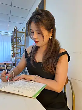 Snapshot of Xiaoxiao-y chatting on May 22, 2026, 7:48 am Xiaoxiao-y online show from May 22, 2026, 7:48 am
