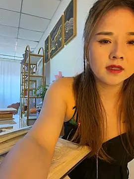 Snapshot of Xiaoxiao-y chatting on May 28, 2026, 8:00 am Xiaoxiao-y online show from May 28, 2026, 8:00 am
