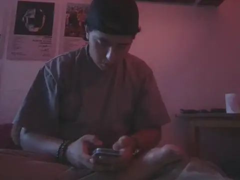 Snapshot of amartinezszz chatting on May 19, 2026, 12:49 am amartinezszz online show from May 19, 2026, 12:49 am