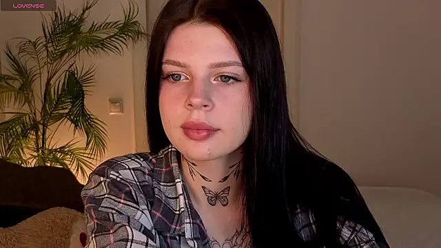 ButterflyElina online show from March 17, 2026, 9:18 pm