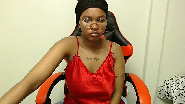 Hotsexyberry222 online show from May 12, 2026, 2:58 pm