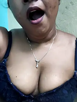 hotmiki online show from June 28, 2026, 5:41 pm