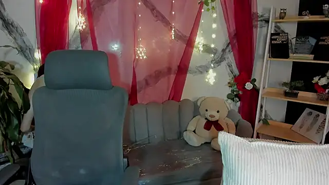 Snapshot of AlaskaFlowerss1_ chatting on May 21, 2026, 4:30 am AlaskaFlowerss1 online show from May 21, 2026, 4:30 am