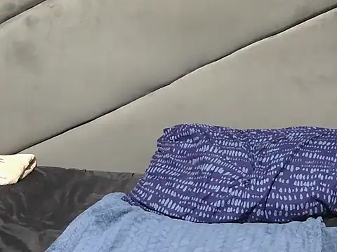 Melitaxx online show from March 15, 2026, 8:15 pm