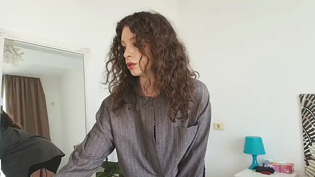 IreneBlue  online show from April 28, 2026, 7:02 am