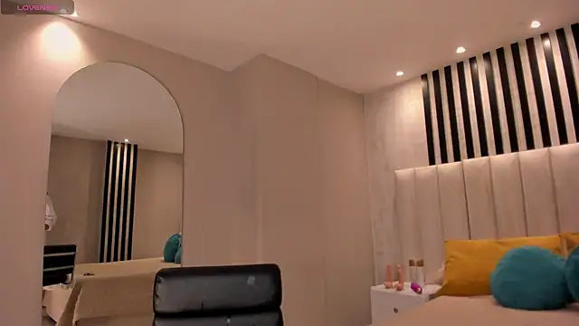 RebeccaWest online show from March 19, 2026, 5:22 am