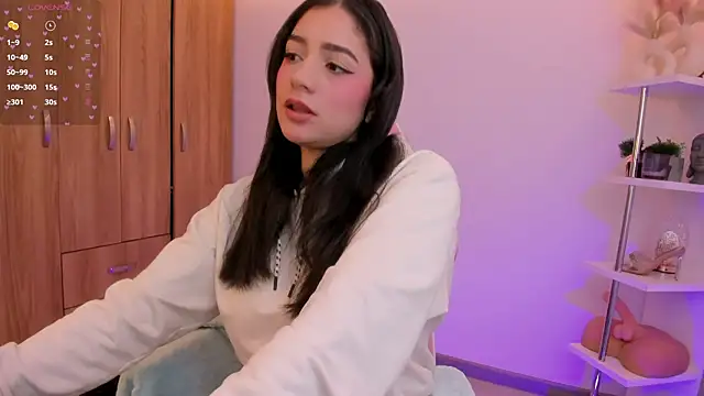 Snapshot of KittyFeet1 chatting on July 27, 2026, 9:33 pm KittyFeet1 online show from July 27, 2026, 9:33 pm