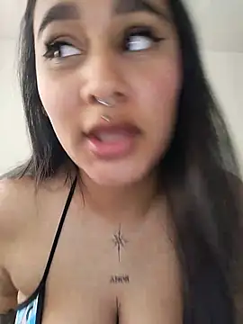 Mia skyy18 online show from May 20, 2026, 12:22 pm