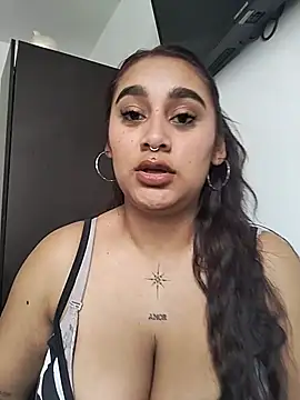 Mia skyy18 online show from July 21, 2026, 4:42 pm
