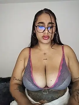 Mia skyy18 online show from July 26, 2026, 12:41 am