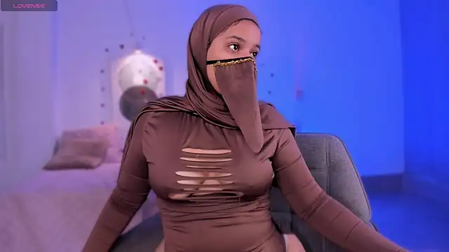 Aminaa Kaarim online show from June 25, 2026, 5:12 am