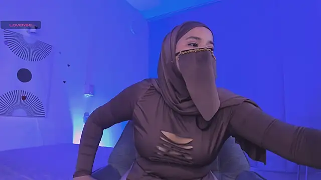 Aminaa Kaarim online show from July 14, 2026, 2:05 am