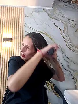 Karolynrousse  online show from April 26, 2026, 2:37 pm