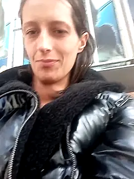 Karolynrousse  online show from May 3, 2026, 2:23 pm
