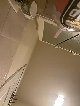 nudekingg online show from March 18, 2026, 10:13 pm