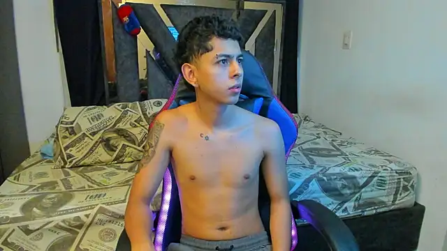 NohaDrake online show from March 17, 2026, 3:55 am