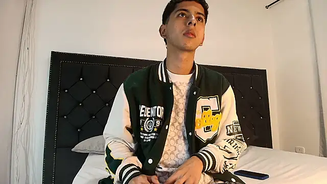 NohaDrake online show from March 18, 2026, 3:31 am