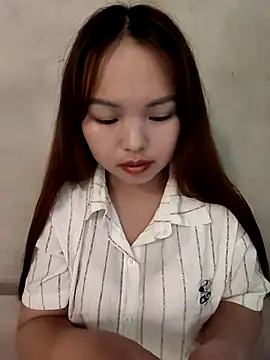 Mina xYx online show from May 1, 2026, 3:16 pm