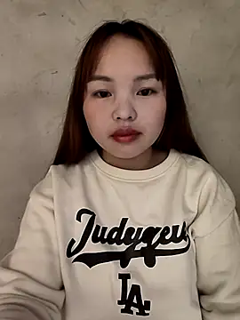 Mina xYx online show from May 8, 2026, 2:22 pm