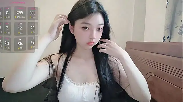 Snapshot of oblakitty_ chatting on May 7, 2026, 12:38 am oblakitty online show from May 7, 2026, 12:38 am