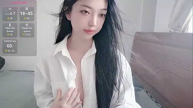 Snapshot of oblakitty_ chatting on June 5, 2026, 9:15 am oblakitty online show from June 5, 2026, 9:15 am