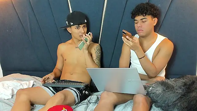 Enzo love18 online show from April 21, 2026, 9:50 pm