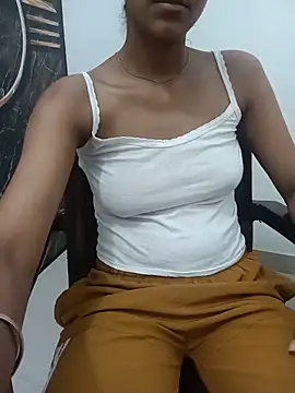 Snapshot of aushi_rajput chatting on June 1, 2026, 7:21 am aushi rajput online show from June 1, 2026, 7:21 am