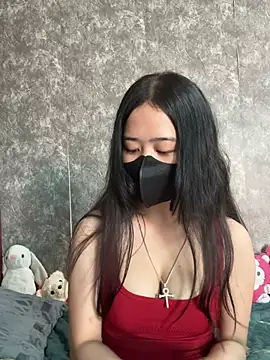 Leeleesweetbaebi online show from March 18, 2026, 8:06 am